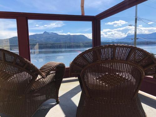 Alert Bay Lodge in Alert Bay, Canada
