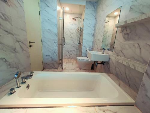 Imperio Residences Melaka Malacca - Tap to explore photos