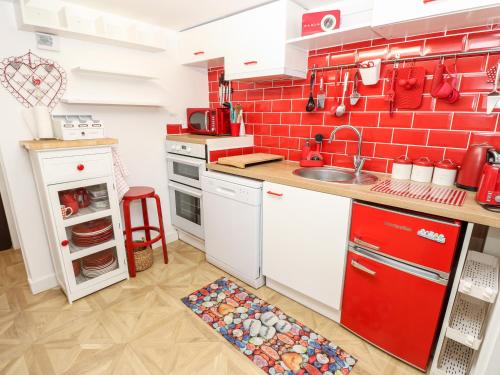 Exterior view, White Haven in Lake North