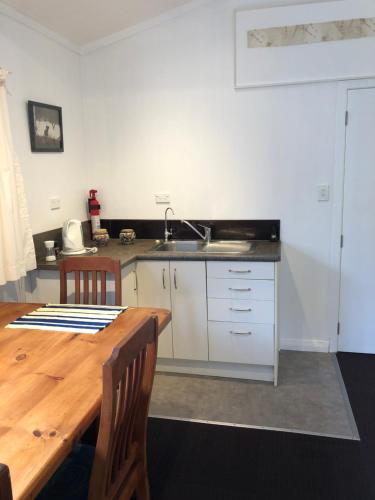 @Taradise-Opunake - eco-friendly Coastal hideaway in Opunake