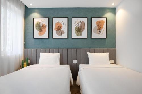 Superior Twin Room image 2