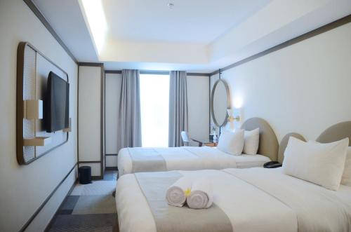 Deluxe Twin Room image 6