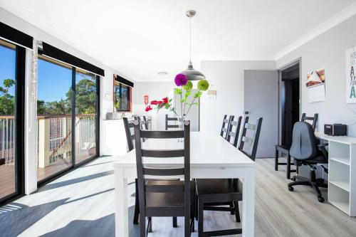 Sirius Retreat Pet Friendly 3 Mins Walk to St George Basin – khách sạn tại Sanctuary Point