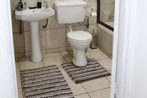 Stay at Home Airport Lodge