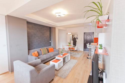 Luxury Two-Bedroom Apartment with Balcony - Orce Nikolov street 