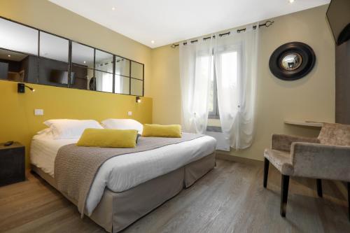 2 twin beds
