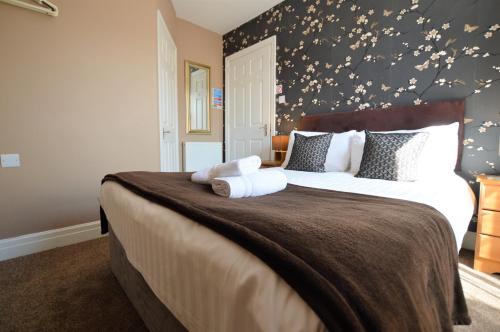 All Seasons Rest in Windermere