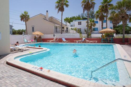 607 - Island Inn - image 22
