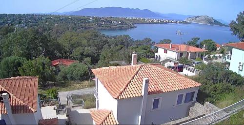 Sea View Maisonette with private garden gîte à louer Órmos Karióti