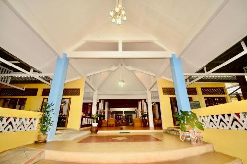 Entrance, MW Krabi Beach Resort in Krabi