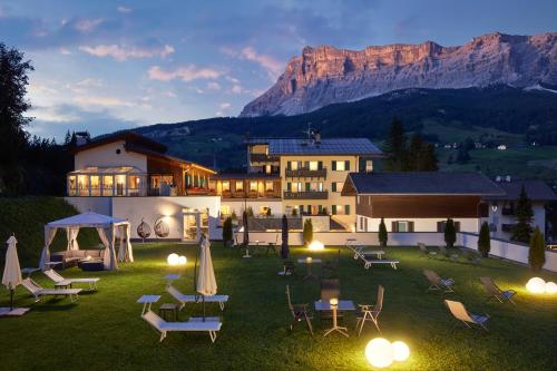 Dolomites Wellness Hotel Savoy in Stern