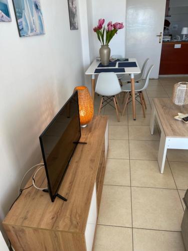 Alex Beach Apartment 31 - image 5