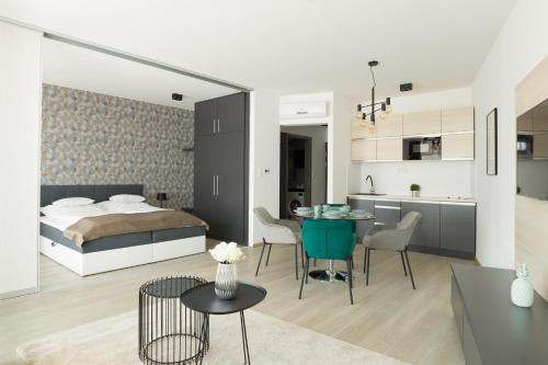 Parizs Garden Apartments