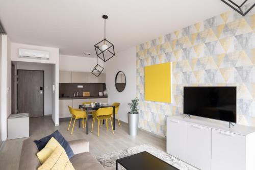 Parizs Garden Apartments