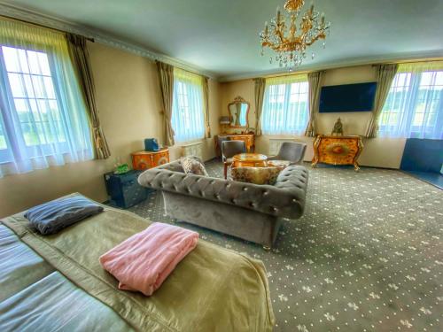 Château Šanov Room Type - King Room with Spa Bath