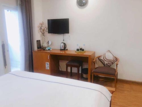 room detail thumbnail 2