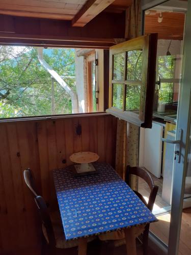 餐廳, Gîte Trinacria (Gite Trinacria) in 布雷鲁瓦阿河畔
