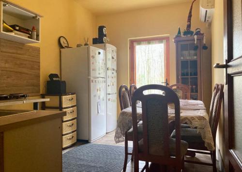 Harcsáztat-Lak (Harcsaztat-Lak) in Tizaderza