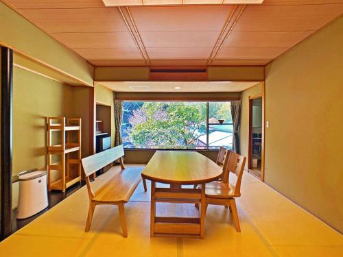 Japanese-Style Room