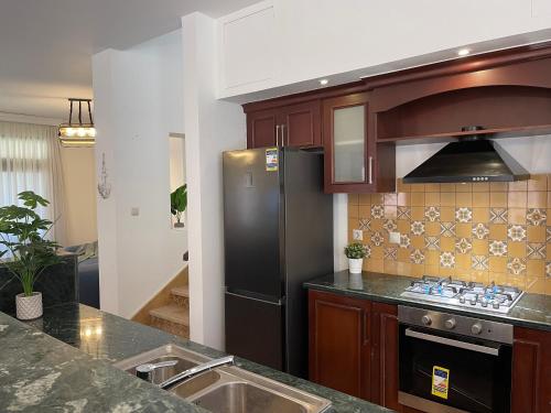 ห้องครัว, Marassi North Coast Villa Verdi with Garden in เอล อลาเมียน