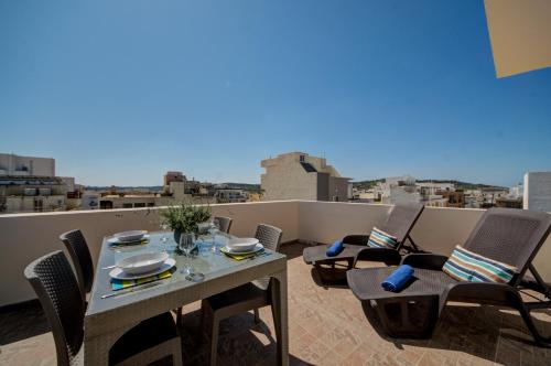 St Paul's Bay Penthouse with Views - main image