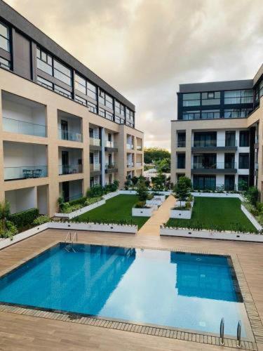 Embassy Gardens Deluxe