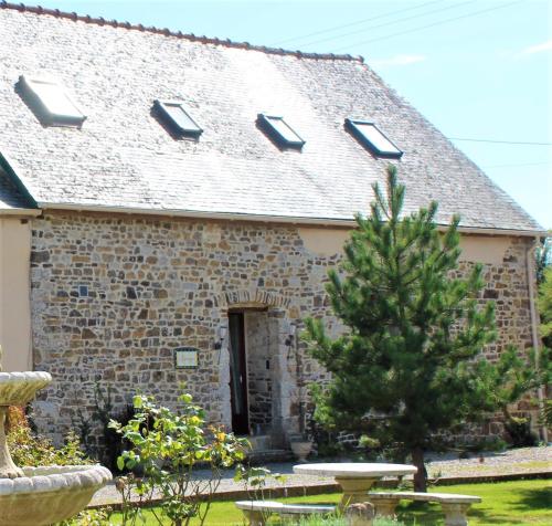 Maison de 3 chambres avec piscine partagee et jardin clos a Nehou