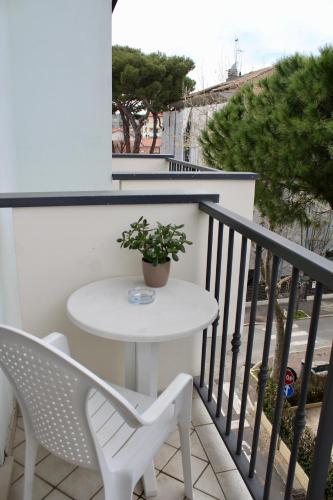 Balkon/Terrasse, Hotel Adigrat in Riccione