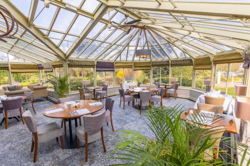 Bar/lounge, Park Farm Hotel in Norwich