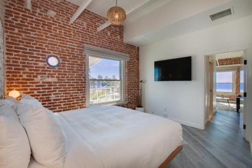 Ocean Front One Bedroom Suite