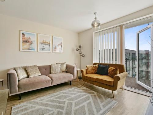 The Pier Apartment 2 - image 3