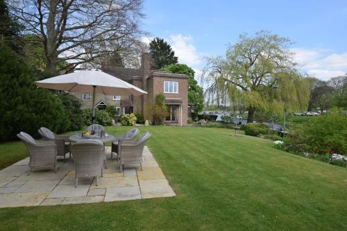 Riverside House - image 7