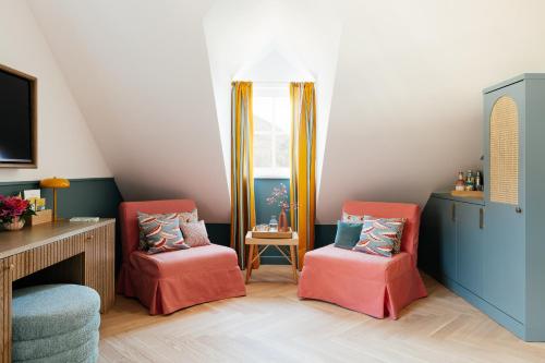 room detail thumbnail 1