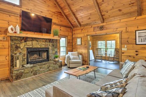 B&B Cherry Log - Blue Ridge Cabin with Hot Tub, Fire Pit, and Game Room - Bed and Breakfast Cherry Log