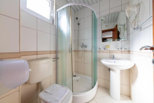 Petrovac Holiday Apartments - image 5