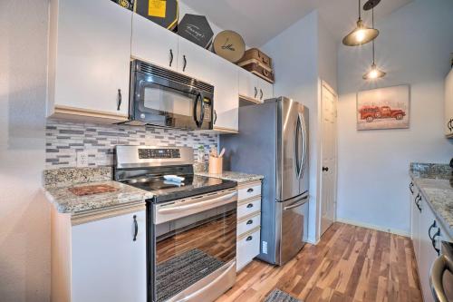 Serene Branson Penthouse with Resort Access and Views! in Branson, USA