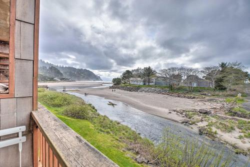 . Coastal Condo with Balcony - On Neskowin Beach!