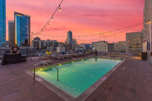 One Lux Stay HWH Downtown Los Angeles