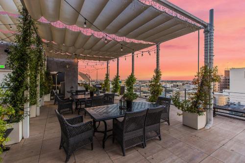 One Lux Stay HWH Downtown Los Angeles in Los Angeles, USA