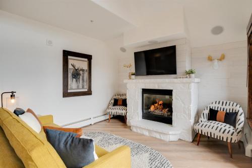 Modern Breckenridge Penthouse Ski In Ski Out - Continental Divide, CO