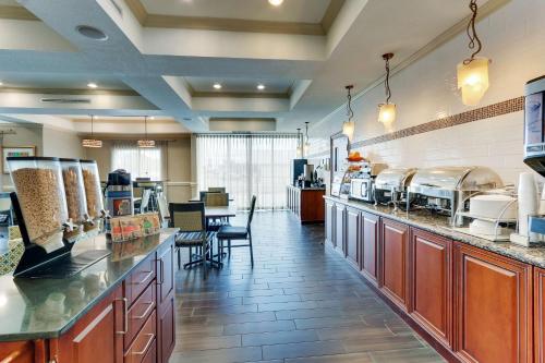 Best Western Plus Woodway Waco South Inn & Suites