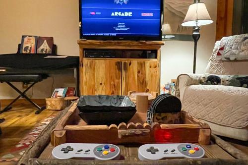 Ellijay Cabin with Porch and Private Hot Tub! in Ellijay, USA