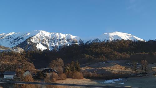 Double Room with Mountain View and Private Bathroom