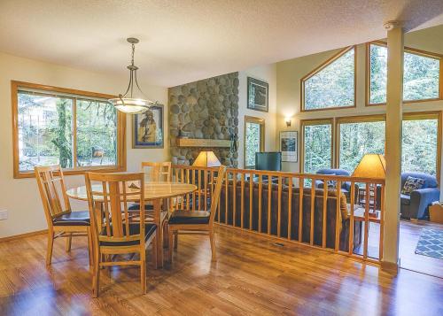 Salmonberry Retreat