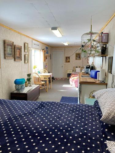 Jade City Bungalow in Bell 2 (BC)
