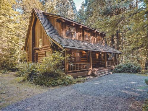 B&B Welches - Bear Den Log Cabin - Bed and Breakfast Welches