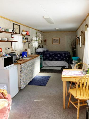 Jade City Bungalow in Bell 2 (BC)