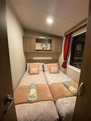 Deluxe 3 bedroom caravan in Haven's Seton Sands Holiday Village,Wifi