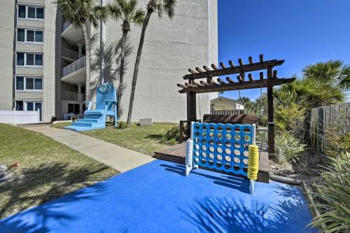 Happy Cows Studio on the Beach Condo with Pool! - image 8