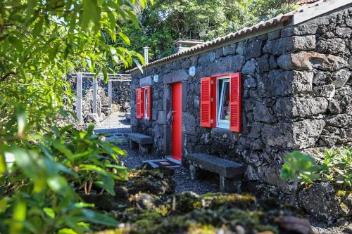 Adega Baía Azul - The essence of Pico, São Roque do Pico